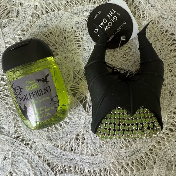 Bath & Body Works Other - Bath & Body Works Maleficent Pocketbac Holder/Clip Disney
Villains Collection